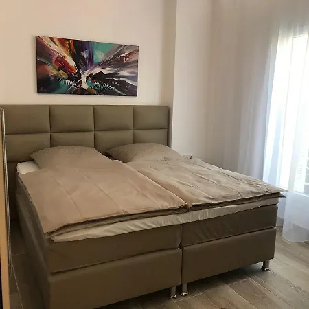 Laura Lifestyle And History Apartament *